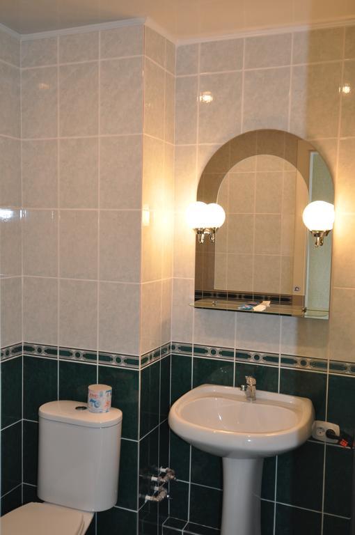 Hotel Ukraine Zhytomyr Room photo