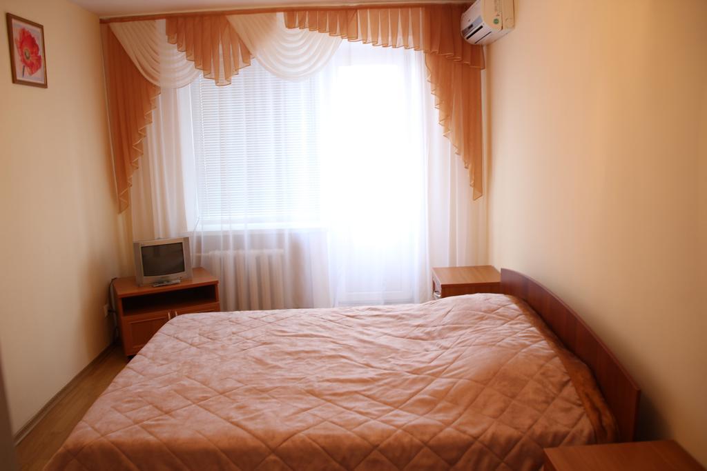 Hotel Ukraine Zhytomyr Room photo